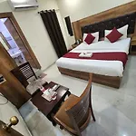 Hotel Ivy Plaza Luxury